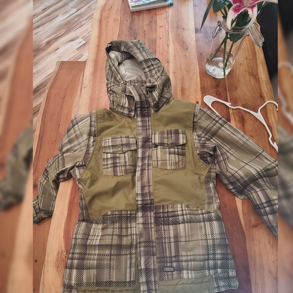 Snowboarding/skiing jacket - Picture 9 of 16